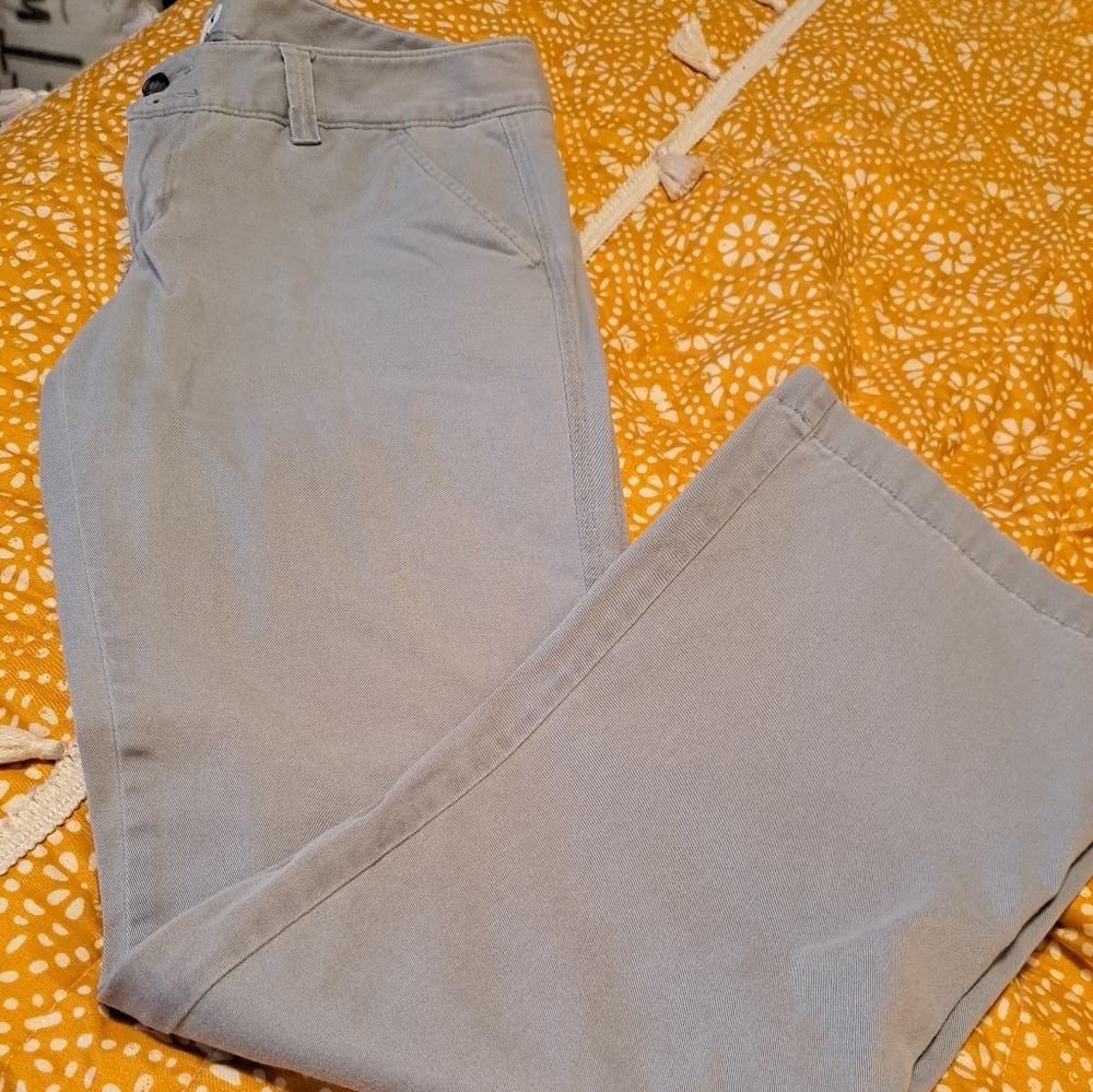 AMERICAN EAGLE OUTFITTERS Gray pants,mid rise,EUC, I'd say about a size 10/12